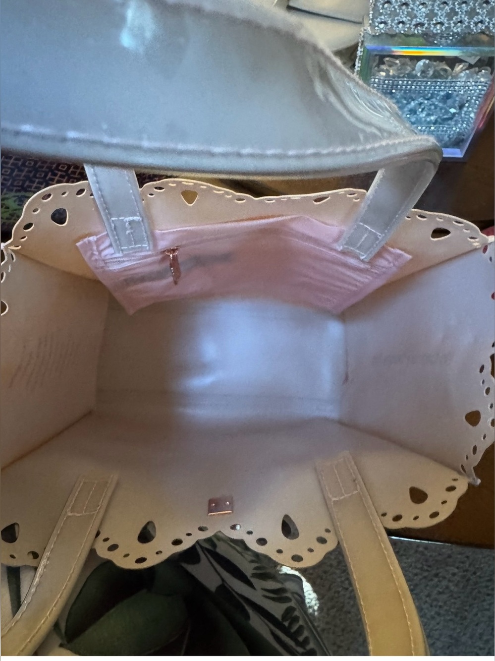 Ted Baker white Patent Tote Bag, Double Handles, Black clutch - Picture 5 of 10